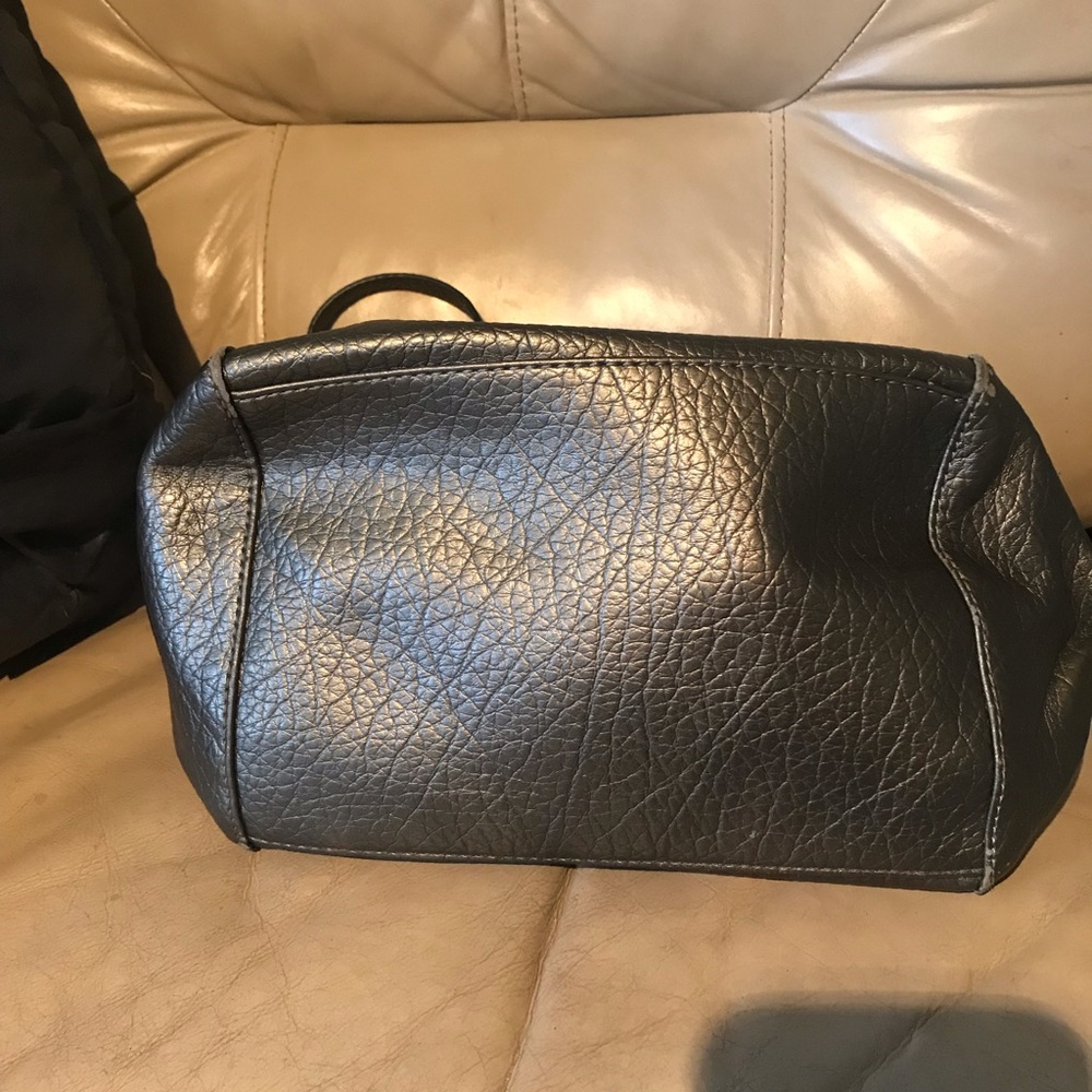 Leather - Picture 2 of 5